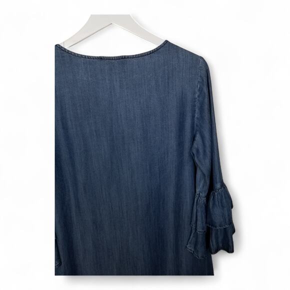 Carré Noir Denim Chambray Dress Ruffled Hem and Cuffs Scoop Neck - Medium - Picture 5 of 6